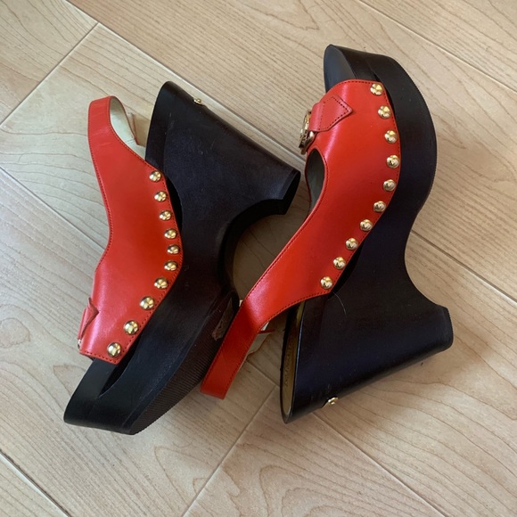 MICHAEL Kors Charm Res Sling Platform Pumps - Picture 5 of 8